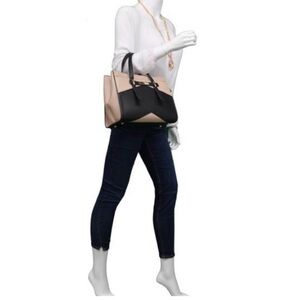 Adrienne Vittadini medium satchel crossbody